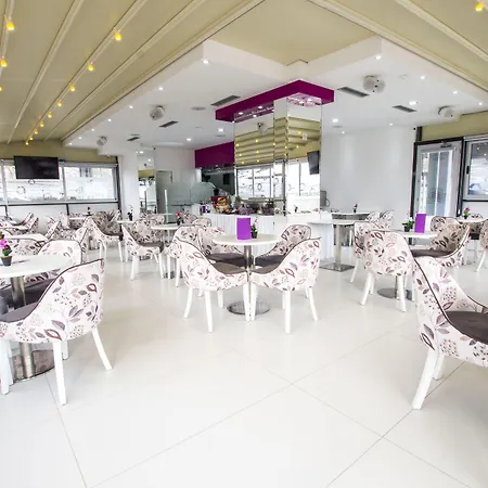 Astera ホテル スコピエ