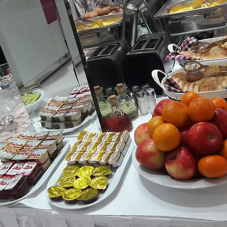 Astera ホテル スコピエ